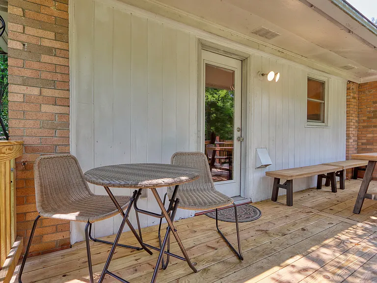 933 Gabriel Rd — Photo 7