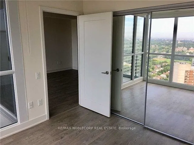 30 Roehampton Ave #2803 — Photo 7