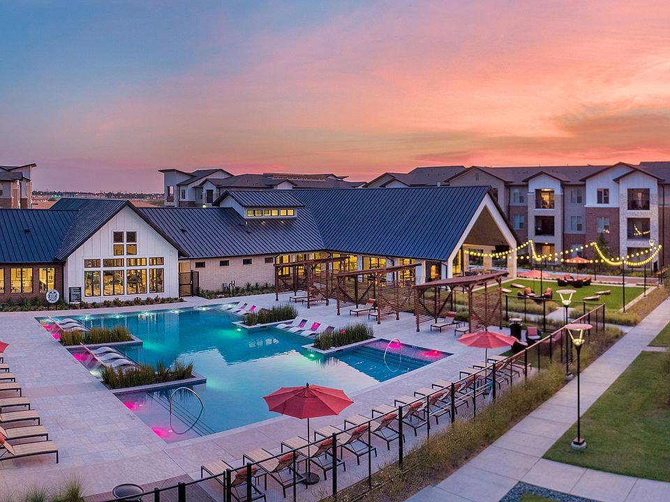 Resort Style Swimming Pool