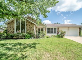 15414 Country Ridge Dr, Chesterfield, MO 63017