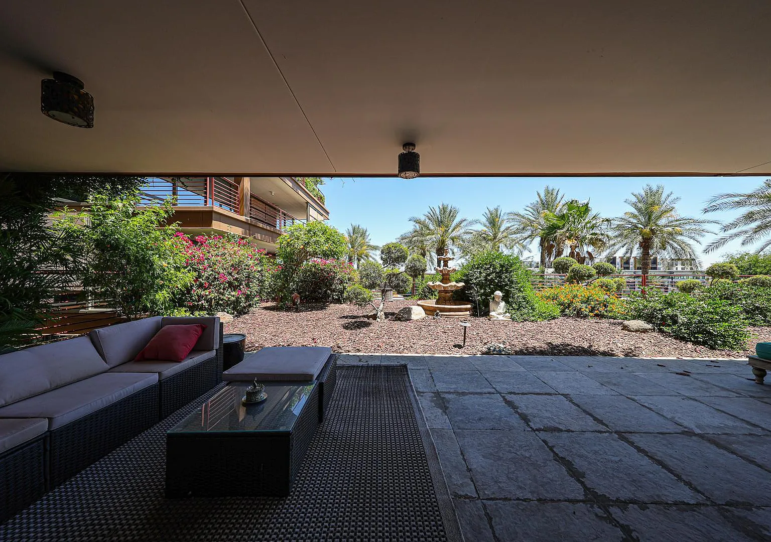 3 bed, 2.0 bath, 2312 sqft, $9,900 — Photo 2