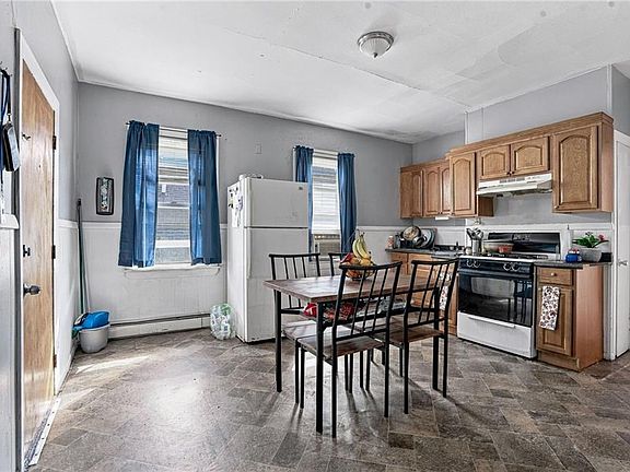 2nd image of 51-53 Hall St