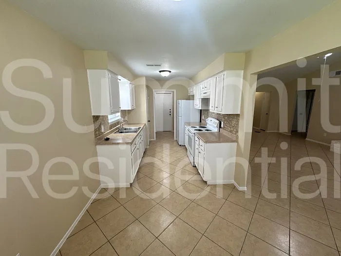 7214 Foxbend Ln — Photo 5