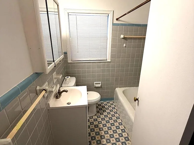 828 Catherine St — Photo 6