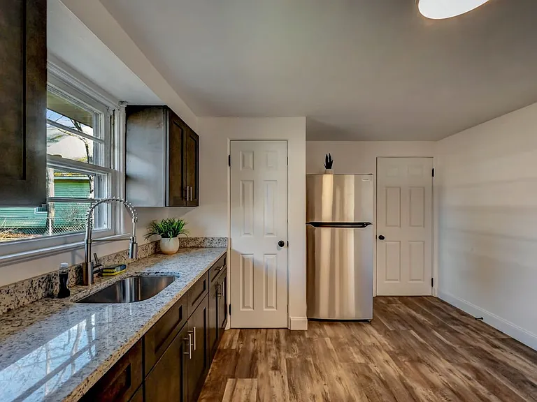 850 Church St — Photo 14