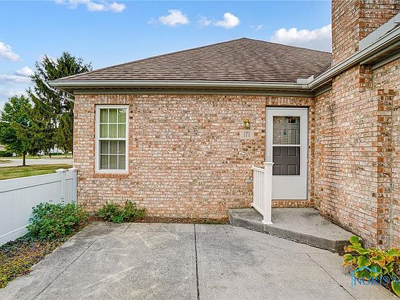 3rd image of 171 Stonegate Blvd