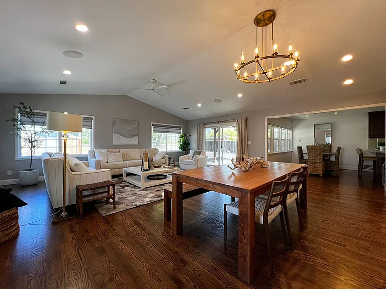 1022 Berry Ln — Photo 23