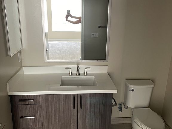 3rd image of 10850 Bloomfield St #306