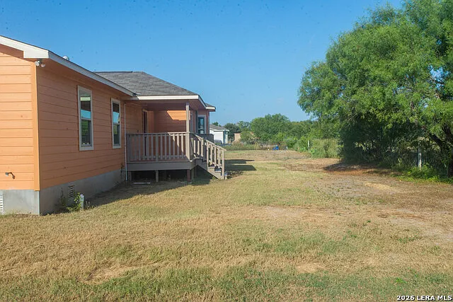 3 bed, 2.0 bath, 1677 sqft, $1,950 — Photo 3