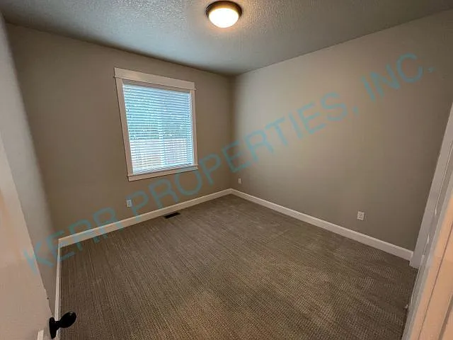 2087 SE Silver Springs Rd — Photo 12