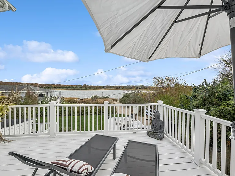 114 Little Neck Rd — Photo 28
