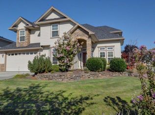1261 Stonegate Dr, Medford, OR