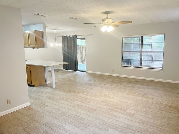 3rd image of 11719 Country Springs St