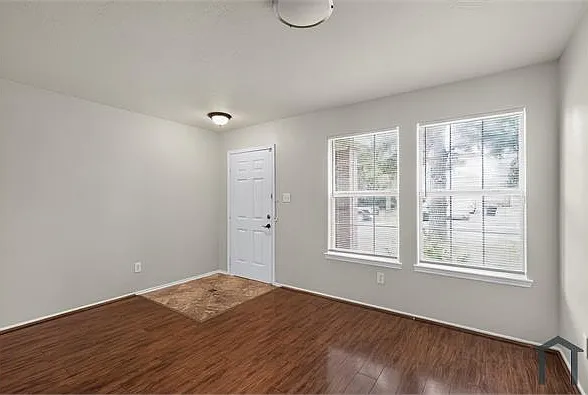 7718 American Holly Ct — Photo 2