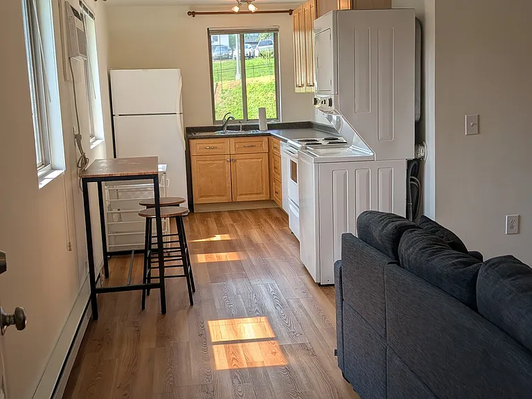 1101 Wade Ave #C — Photo 1