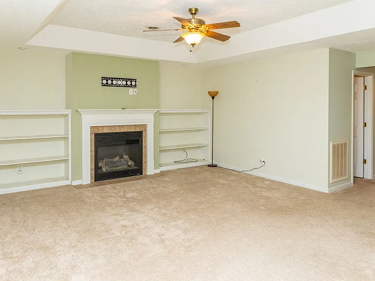 121 Creekwood Way — Photo 3