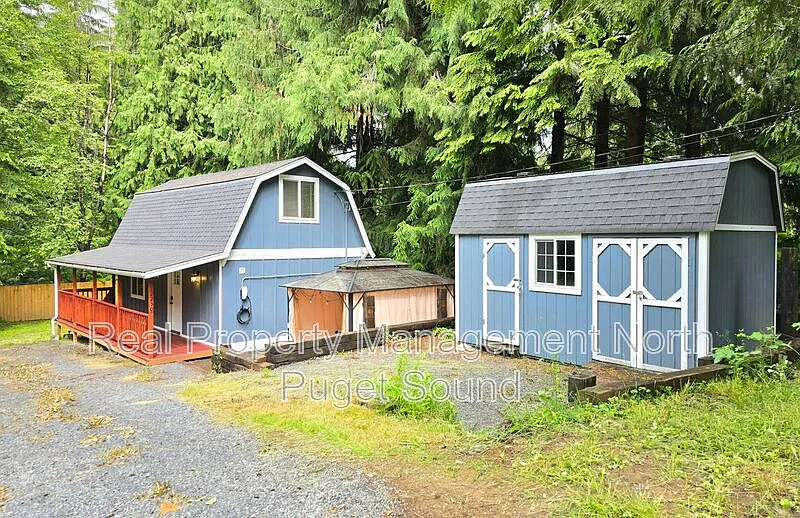 2 bed, 1.0 bath, 728 sqft, $2,135 — Photo 1