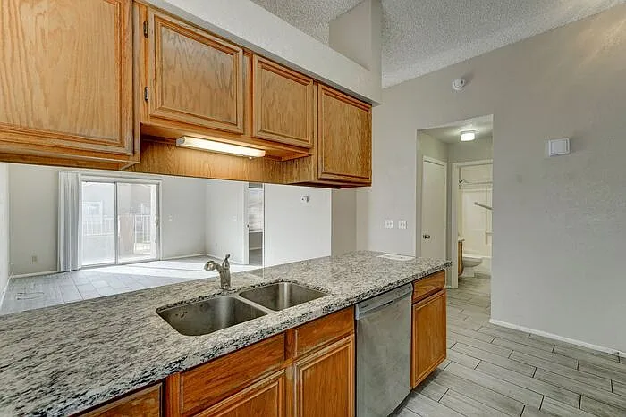 7040 W Olive Ave #12 — Photo 13