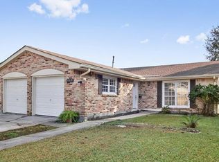 469 Lynnmeade Dr, Gretna, LA 70056