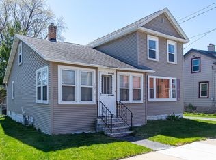 137 W 12th Ave, Oshkosh, WI 54902