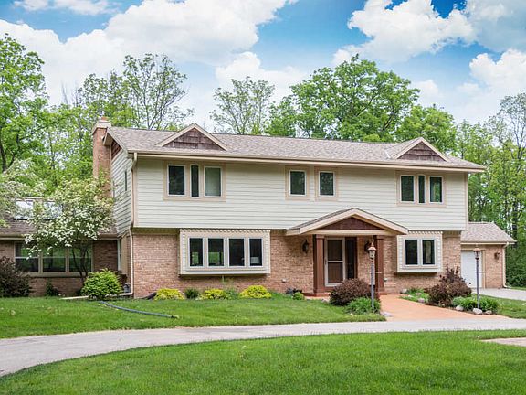 2nd image of 8555 N Pheasant Ln