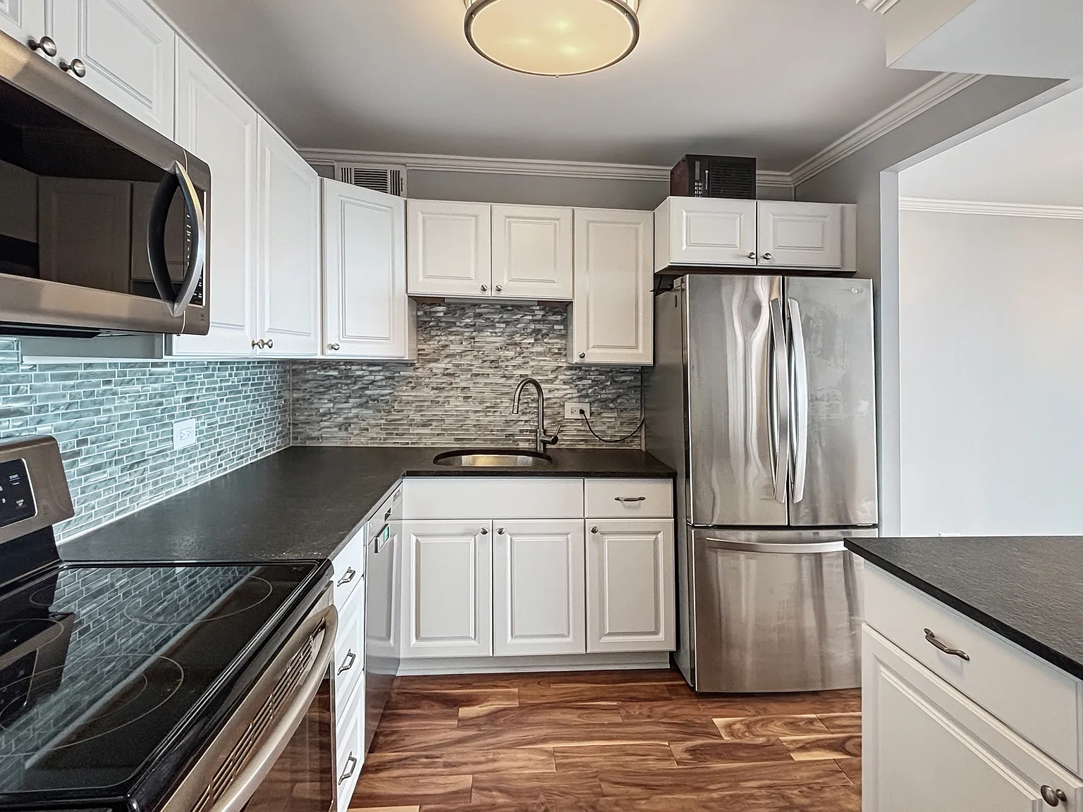 1 bed, 780 sqft, $2,500 — Photo 3
