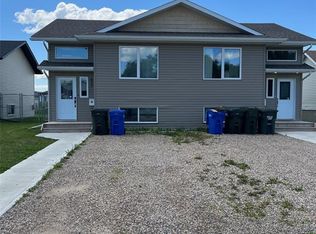 833 & 835 5th St E, Prince Albert, SK S6V2L6
