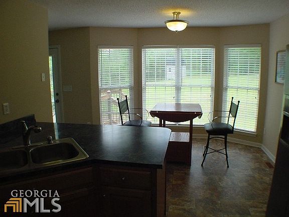 3rd image of 130 Forest Glen Dr