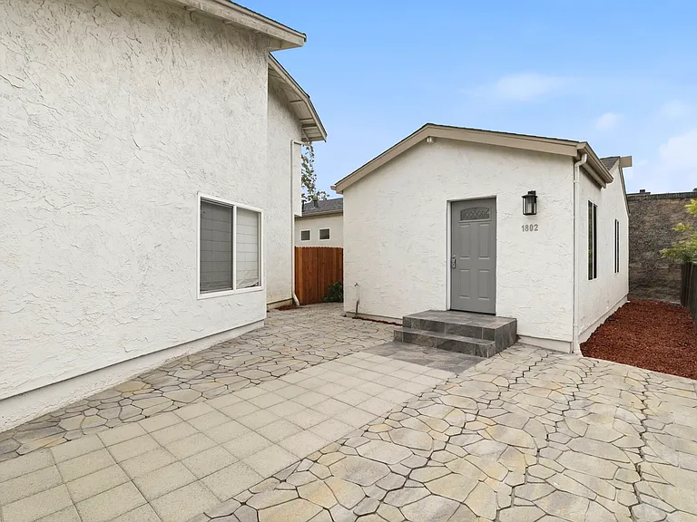 1802 Ponca Ct — Photo 11