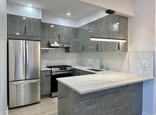 13408 Booth Memorial Ave, Flushing, NY 11355