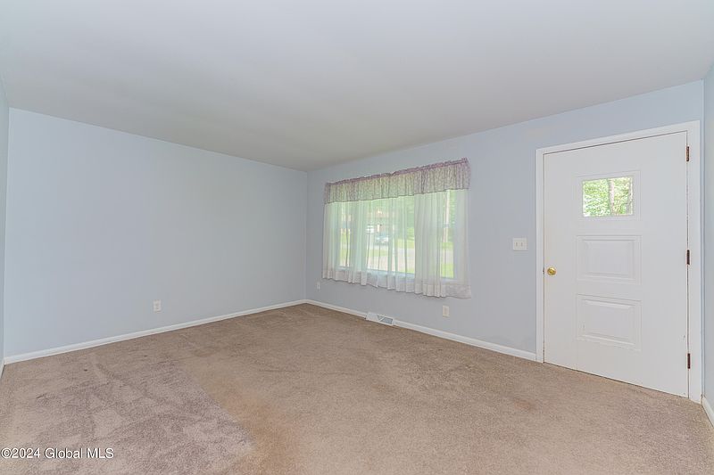 4th image of 111 Gay Lane
