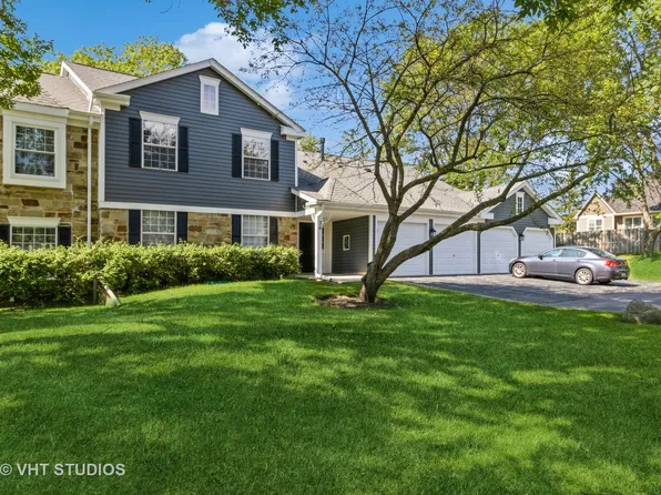 36 Waterbury Ln Unit N2, Schaumburg, IL 60193