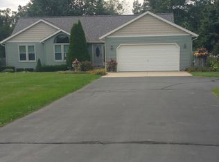 15420 S Barton Lake Dr, Vicksburg, MI 49097