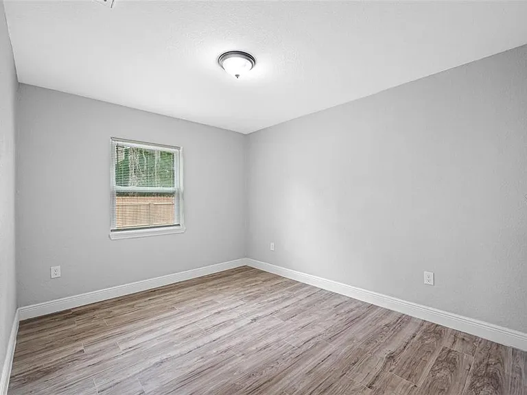 1901 E New Orleans Ave — Photo 14
