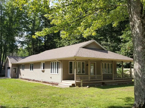 415 Erie St, Houghton Lake, MI 48629