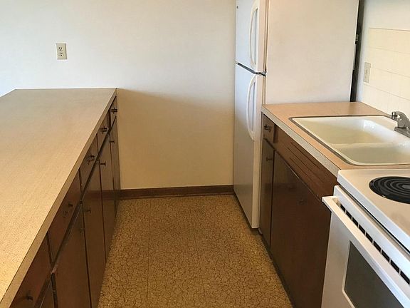 2nd image of 1275 Fairlawn St APT 3