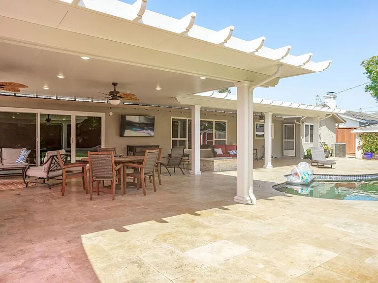 1176 Koch Ln — Photo 18