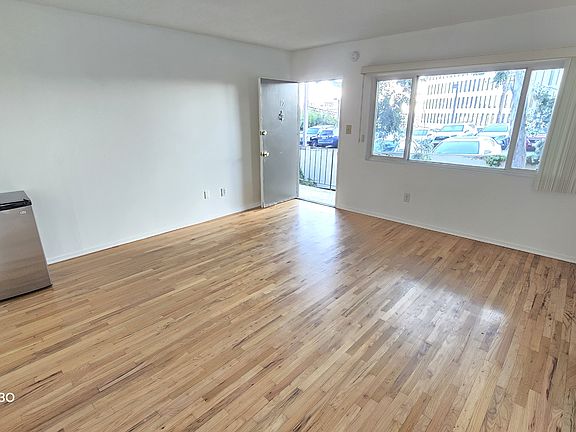 5th image of 11619 Darlington Ave #15