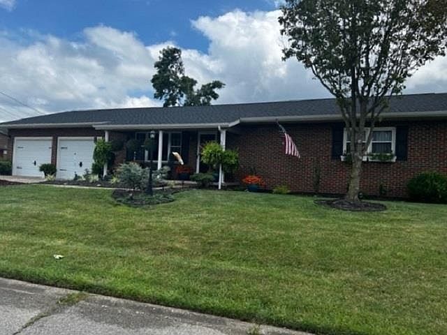 1st image of 2600 Raceview Dr