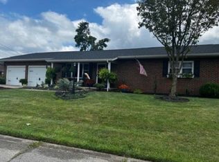 2600 Raceview Dr, Ona, WV 25545