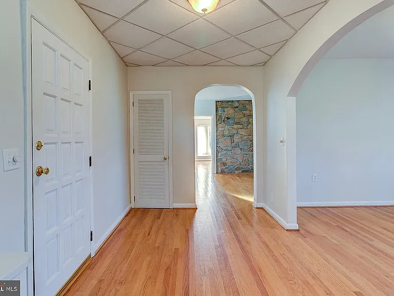 106 Middleboro Rd — Photo 28