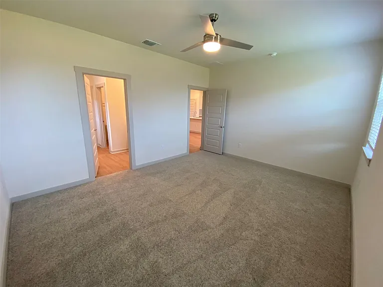 2205 Sisterdale Ln — Photo 11