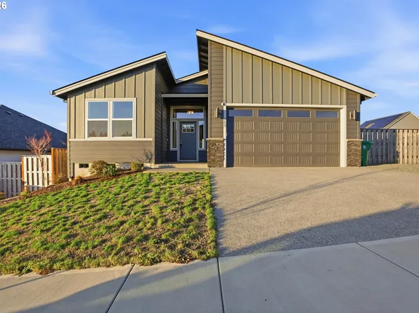 753 NE Wildwood Dr, Estacada, OR 97023