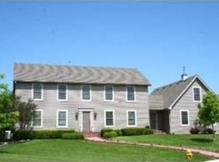 2702 Emerald Ct, Davenport, IA 52804