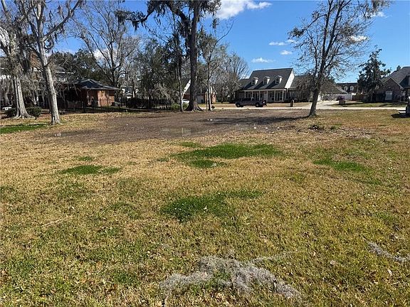 4th image of 616 Willowdale Blvd