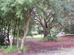 17320 Chinaberry Rd, Lutz, FL 33558