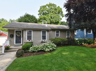 738 Illinois St, Geneva, IL 60134