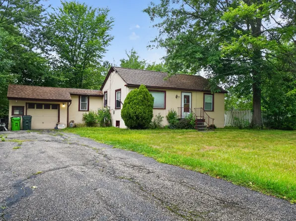 5448 Bartlett Rd, Bedford Heights, OH 44146