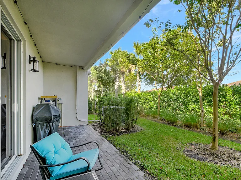 220 Pioneer Way — Photo 14