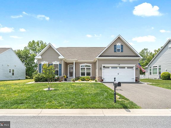 3rd image of 22 Golden Eagle Dr